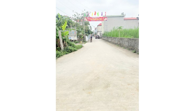 Lô đất 130 m2 - MT 5m. Full Thổ cư, đường xe công ten nơ.  Tại Yên Dũng, Bắc Giang .Giá 1.48 tỷ