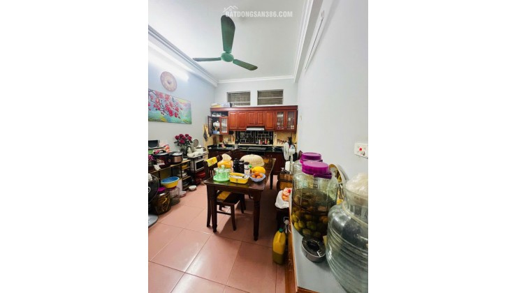 CẦN THANH KHOẢN GẤP, TOÀ NHÀ 4 TẦNG MẶT PHỐ VƯƠNG THỪA VŨ