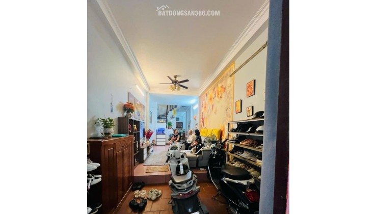 CẦN THANH KHOẢN GẤP, TOÀ NHÀ 4 TẦNG MẶT PHỐ VƯƠNG THỪA VŨ