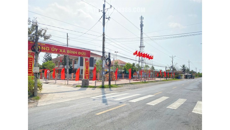 ĐẤT VỊ TRÍ ĐẸP – CHÍNH CHỦ CẦN BÁN Lô Góc 2 Mặt Tiền 483m2 FULL THỔ, Xã Bình Đức, H. Bến Lức, Long An