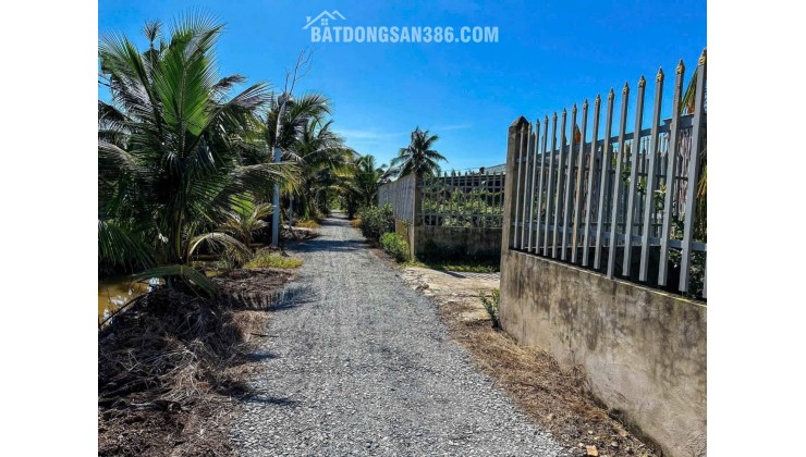 ĐẤT VỊ TRÍ ĐẸP – CHÍNH CHỦ CẦN BÁN Lô Góc 2 Mặt Tiền 483m2 FULL THỔ, Xã Bình Đức, H. Bến Lức, Long An