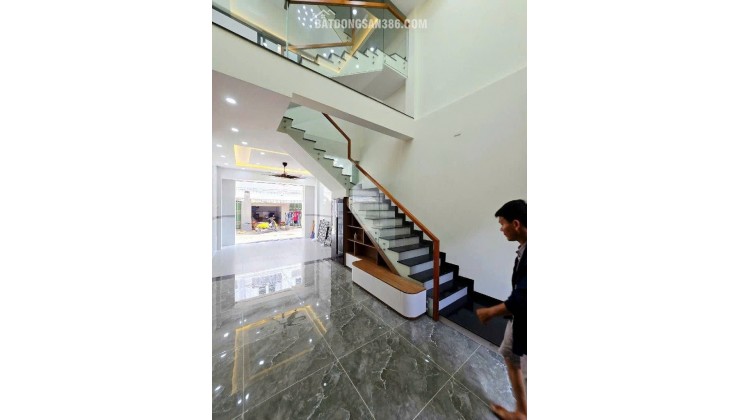 BÁN NHÀ TẠI LÃ XUÂN OAI, LONG TRƯỜNG, QUẬN 9 , 50M2 SHR CHỈ 6.9 TỶ. LH:0332456604( NGỌC )