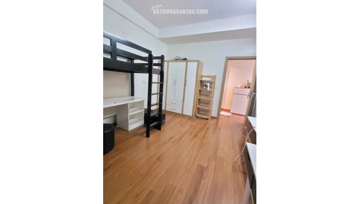 Nhà Bà Triệu - Xuống nhà là ra MẶT PHỐ!- Có 102 trong khu vực