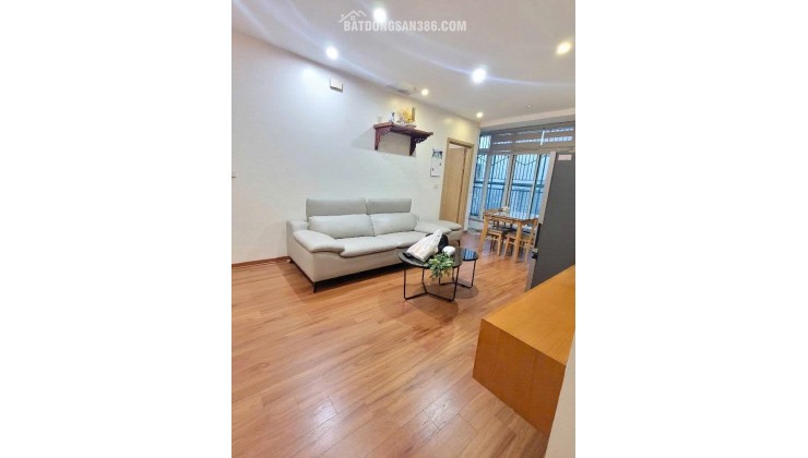 Nhà Bà Triệu - Xuống nhà là ra MẶT PHỐ!- Có 102 trong khu vực