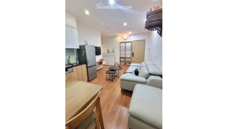 Nhà Bà Triệu - Xuống nhà là ra MẶT PHỐ!- Có 102 trong khu vực