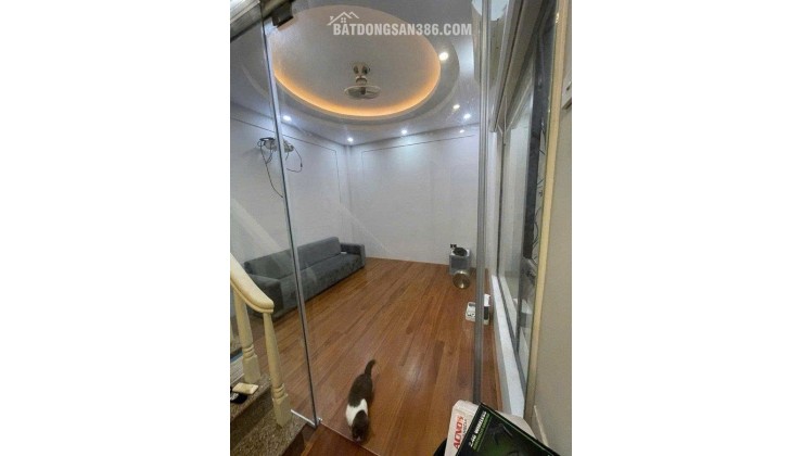 CĂN HỘ TOẠ LẠC TẠI MẶT PHỐ PHẠM NGỌC THẠCH - BUÔN BÁN KINH DOANH SẦM UẤT
HIỆN CẠNH NHÀ CHO THUÊ MỞ HÀNG ĂN VÀ VĂN PHÒNG
NHÀ DÂN TỰ SỬA- NỘI THẤT XỊN