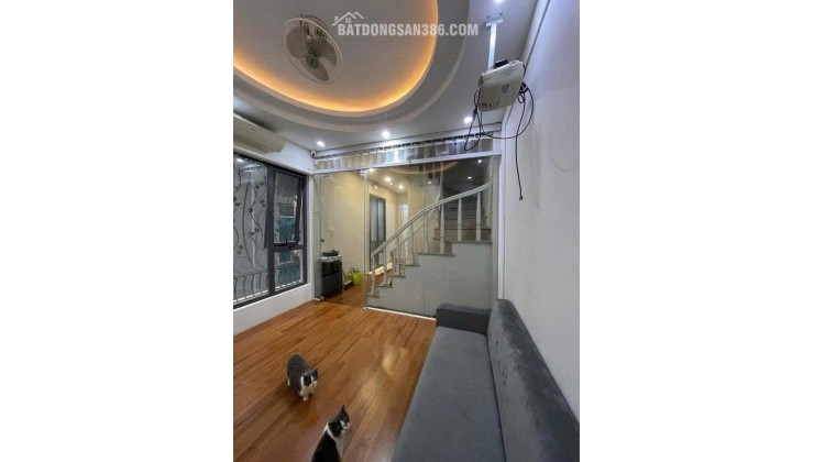 CĂN HỘ TOẠ LẠC TẠI MẶT PHỐ PHẠM NGỌC THẠCH - BUÔN BÁN KINH DOANH SẦM UẤT
HIỆN CẠNH NHÀ CHO THUÊ MỞ HÀNG ĂN VÀ VĂN PHÒNG
NHÀ DÂN TỰ SỬA- NỘI THẤT XỊN