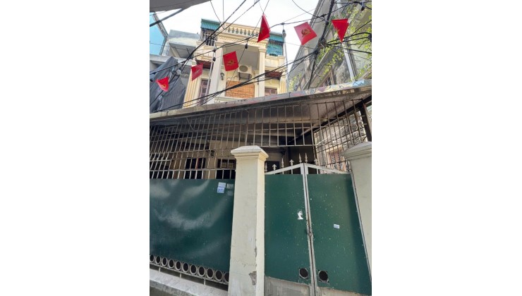 Anh trai tôi cần bán Căn Lô góc, 3 tầng, 2 mặt thoáng tại Bồ Đề, Long Biên, DT: 60.3m2, MT 5.2m, ô tô cách 50m. Nhà xây KCBT cực kỳ chắc chắn