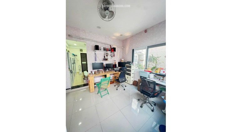 Bán Dùm bà Chị Nhà Mặt Tiền Nguyễn Suý 110m2, 3 Tầng, 12 Tỷ.