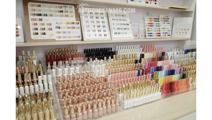 Sang nhượng tiệm nail, mi mặt phố Hàng Chuối, P. Phạm Đình Hổ, Q.Hai Bà Trưng, Hà Nội
