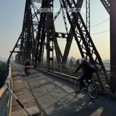 Anh trai tôi cần bán Căn Lô góc, 3 tầng, 2 mặt thoáng tại Bồ Đề, Long Biên, DT: 60.3m2, MT 5.2m, ô tô cách 50m. Nhà xây KCBT cực kỳ chắc chắn