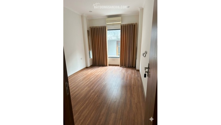 NHÀ GẦN VÕ CHÍ CÔNG TÂY HỒ - NGÕ THOÁNG SÁNG – 3 PHÚT HỒ - LÂU LÂU MỚI CÓ – 3 GÁC VÀO NHÀ - Ở SƯỚNG