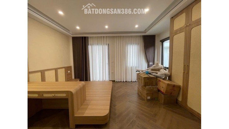 CẦN BÁN NHÀ TRUNG TÂM NGỌC LÂM 7,5 TẦNG CÓ THANG MÁY,GẦN MIPEC LONG BIÊN