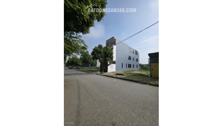 Tôi bán nhanh lô đất 100,1m2 full thổ tại Phú Cát, Hà Nội, sổ đỏ, đường oto tránh nhau, giá 3 tỷ