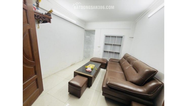 Bán nhà tập thể Ngô Thì Nhậm HBT cũ 82m2 2 ngủ 1wc chỉ nhỉnh 4,5x tỷ ô tô