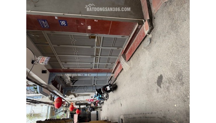 LÔ GÓC - DÂN XÂY- TRƯỜNG ĐẠI HỌC BỦA VÂY