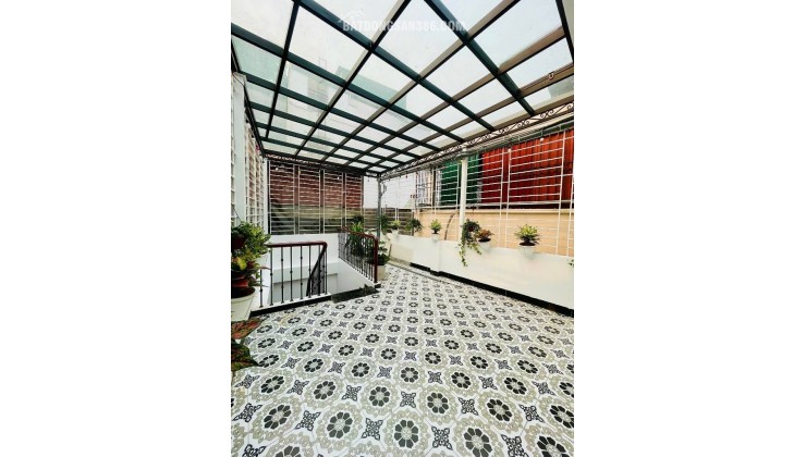  NHÀ ĐẸP TRUNG KÍNH FULL NỘI THẤT Ở NGAY, CHỈ CÁCH 30m RA ĐƯỜNG 2.5  SAU QUY HOẠCH