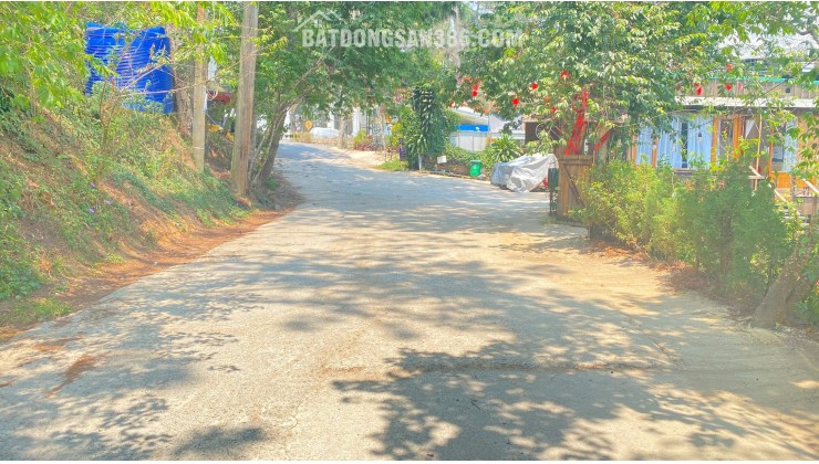 1.832m2  hẻm lớn trần quang diệu, phường 10, đà lạt