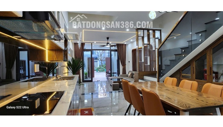 Bán nhà Diệp Minh Châu Hòa Xuân, 3 tầng, 100m2, đường 7.5m, giá 9.9 tỷ