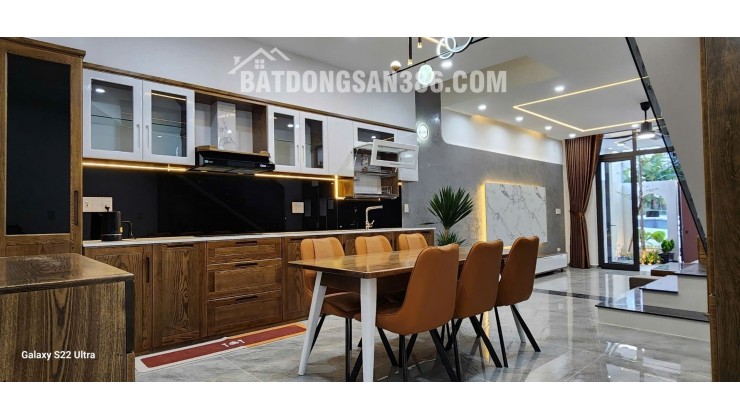 Bán nhà Diệp Minh Châu Hòa Xuân, 3 tầng, 100m2, đường 7.5m, giá 9.9 tỷ