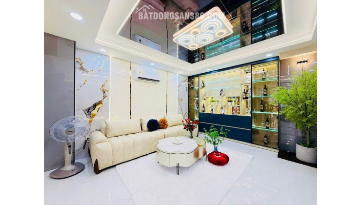 THẠCH BÀN – NHÀ DÂN XÂY 42M2 × 5 TẦNG – Ô TÔ ĐỖ CỬA – NHỈNH 8 TỶ