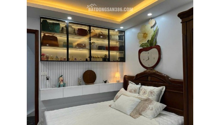 NHÀ MỚI- CÓ Ô CHỜ THANG MÁY- Ô TÔ CÁCH 30M. 2 MẶT NGÕ THOÁNG TRƯỚC SAU- NỘI THẤT ĐẸP LONG LANH