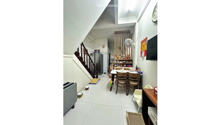 BÁN NHÀ HẺM 4M, TAXI TỚI SÁT CỬA – NHÀ ĐẸP Ở NGAY TẠI THIÊN PHƯỚC, P9 TÂN BÌNH