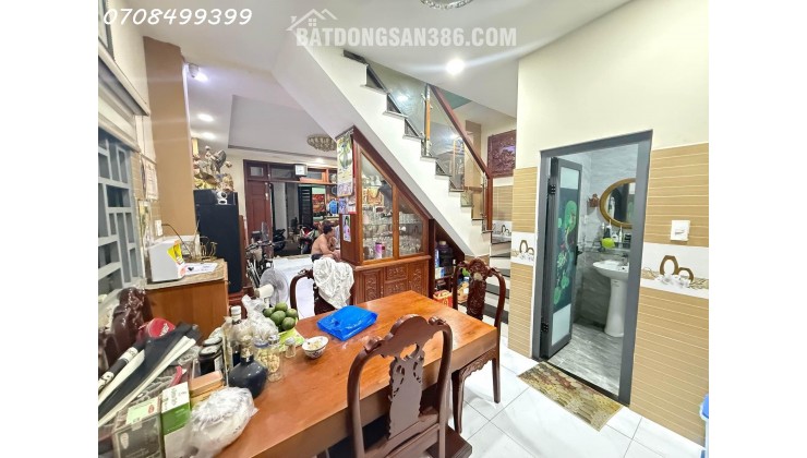  CHỈ 3 TỶ! NHÀ LÔ GÓC NGANG 4.8M – 2 TẦNG Ở NGAY – SÁT TRƯỜNG CHINH – GIÁ HIẾM