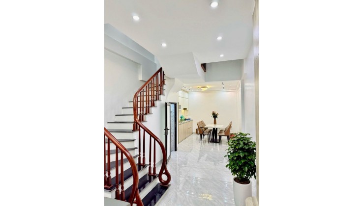 NHÀ PHÂN LÔ QUÂN ĐỘI – ÔTÔ ĐỖ CỬA – NGÕ RỘNG 5M THANH XUÂN – GẦN NGÃ TƯ SỞ – 41M2 – 5 TẦNG – 6 NGỦ – GIÁ 12.8 TỶ