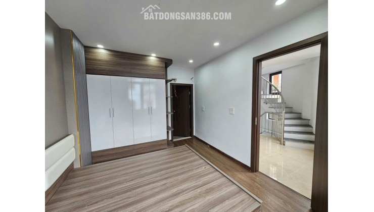 SIÊU PHẨM LONG BIÊN – 6 TẦNG THANG MÁY – LÔ GÓC – Ô TÔ VÀO NHÀ – NHỈNH 9 TỶ