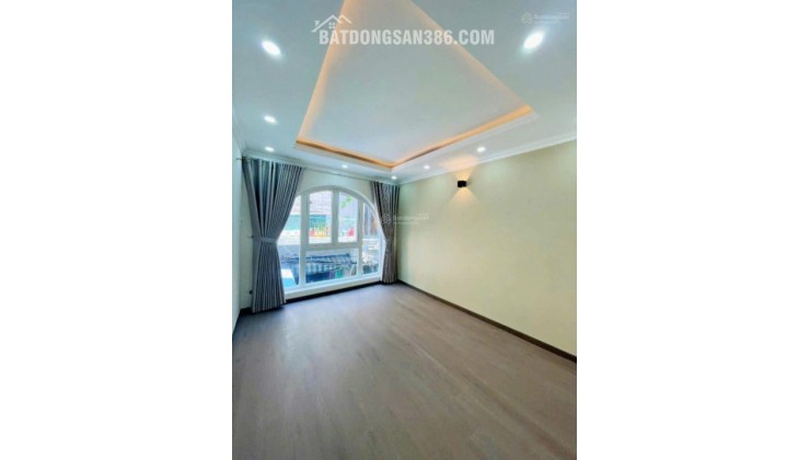 Nhà 21m2 Nguyễn Thần Hiến, P18, Q4 - 2PN, 2WC, Sổ Đỏ - 5.6 Tỷ