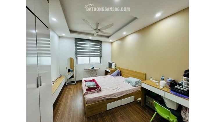 Bán căn hộ Chung cư Eurowindow River75m 3 ngủ view TT triển lãm tầng trung nhỉnh 4 tỷ(TL)