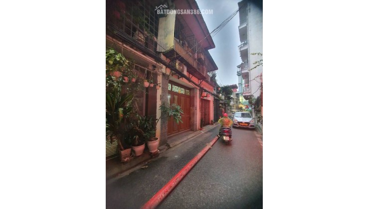 Tập thể Nguyễn văn Cừ Long Biên 4 tỷ 60m tầng 1 vừa ở vừa kinh doanh