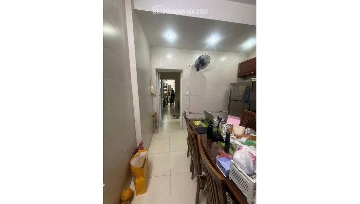 Tập thể Nguyễn văn Cừ Long Biên 4 tỷ 60m tầng 1 vừa ở vừa kinh doanh