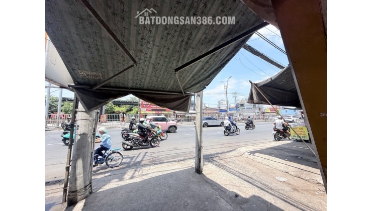 Bán nhà mặt tiền Quốc Lộ 13 Hiệp Bình Chánh Thủ Đức - Kinh doanh sầm uất - Giá chỉ 3.99 Tỷ