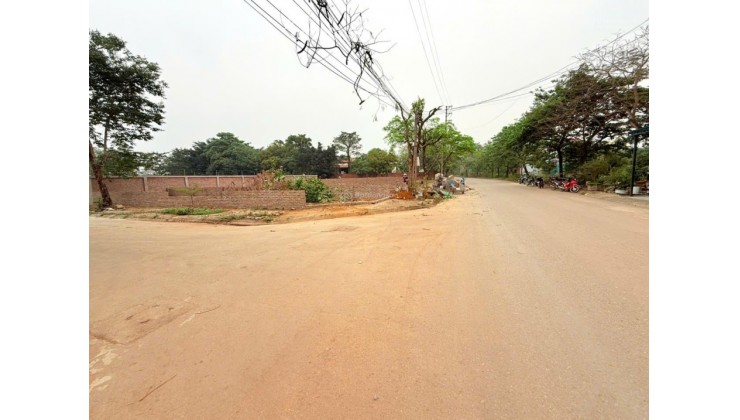 BÁN GẤP LÔ GÓC SIÊU PHẨM TẠI TÁI ĐỊNH CƯ VAI RÉO SÁT NGÃ TƯ HOÀ LẠC