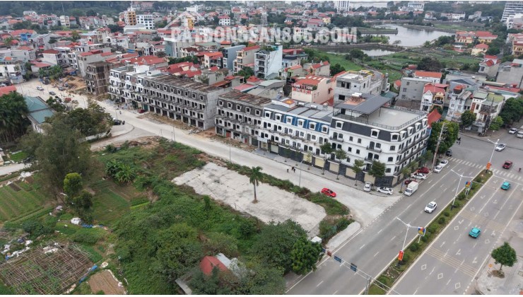 Chính Chủ cần bán Nhà 2 mặt tiền Đường Nguyễn Tất Thành. 5 Tầng Xây mới 125.7m2 Giá 12.5 tỷ.