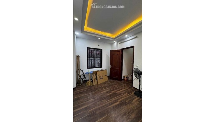 BÁN NHÀ LONG BIÊN 45M² – LÔ GÓC – GARA Ô TÔ – GẦN AEON MALL – NHỈNH 12 TỶ