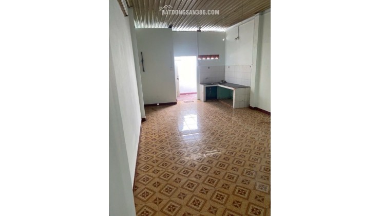 SÁT MẶT TIỀN TRƯỜNG CHINH - HẺM XE TẢI - 88M2 - 7.6 TỶ - Chủ đang cho thuê 9tr tháng.