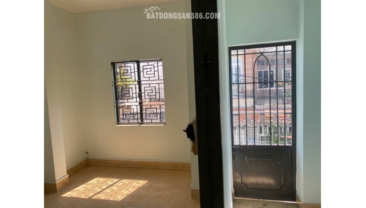 SÁT MẶT TIỀN TRƯỜNG CHINH - HẺM XE TẢI - 88M2 - 7.6 TỶ - Chủ đang cho thuê 9tr tháng.