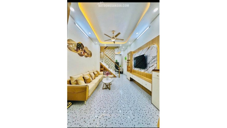 ĐẸP - 3 TẦNG -  TẬN CỬA - 40M2 - SẴN NỘI THẤT XỊN - SỔ VUÔNG A4 - CHỈ 5.x TỶ - KHU NÀY KHÔNG CÓ CĂN THỨ 2