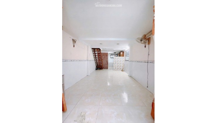 BÁN NHÀ QUẬN 4 – KÈO THƠM KHU DÂN CƯ KHÔNG QUY HOẠCH CÁCH MẶT TIỀN XÓM CHIẾU 30M