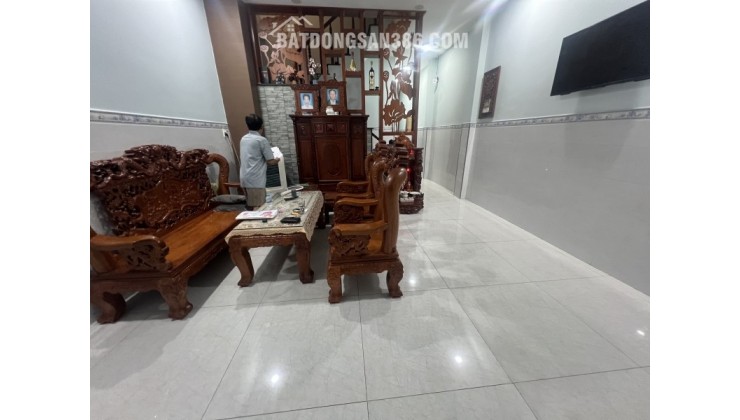 Bán nhà 3 tầng Đường Tam Châu Tam Bình Thủ Đức - 110m2  - Ngang 4.6m - Xe hơi vào nhà - Giá 7.7 Tỷ