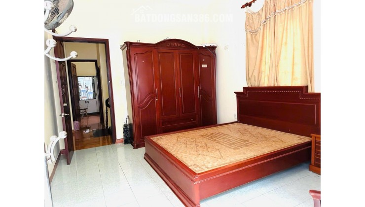 HIẾM QUÁPhân lô Xuân Thủy 40m 5T, ô tô tránh nhau, KD, chỉ hơn 12 tỷ
