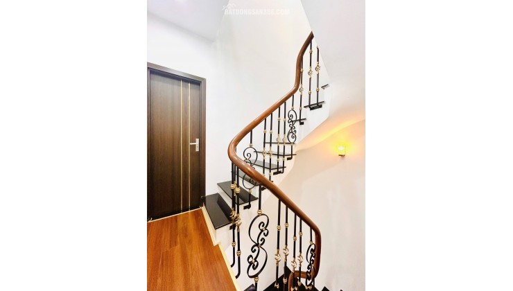 CẦN BÁN NHÀ PHỐ QUAN NHÂN - 33M2 - 5 TẦNG - MT 3.2- GIÁ 8.15 TỶ