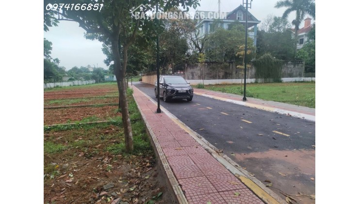 Đất nền Hòa Lạc bám trục Hồ Tây - Ba Vì giá chỉ hơn 3 tỷ, chuẩn pháp lý!