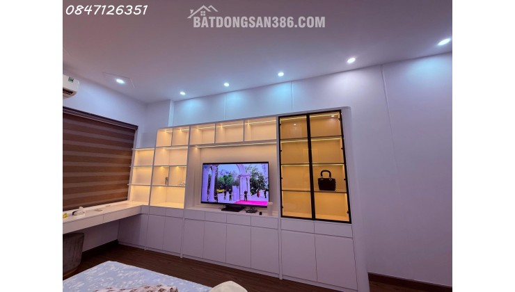 NHÀ ĐẸP QUAN HOA FULL NỘI THẤT XỊN 38m 5T nhà ngõ thông, gần phố, ngập tràn tiện ích