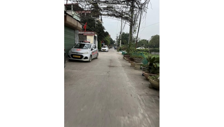 CẦN BÁN GẤP – LÔ ĐẤT ĐẸP GIÁ TỐT . Diện tích 70m² full thổ cư. Mặt tiền – hậu 7,6m vuông vắn cực đẹp