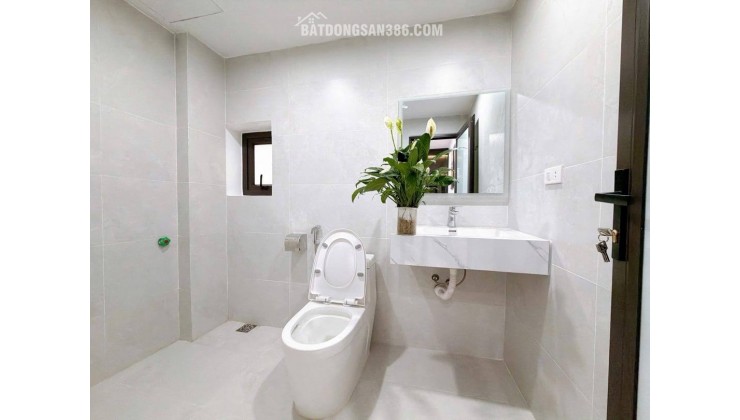 Bán nhà phân khúc hiếm phố Minh Khai, 31m2, 5 tầng , 3 phòng ngủ, giá hơn 7 tỉ