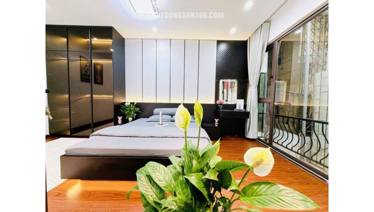 Bán nhà phân khúc hiếm phố Minh Khai, 31m2, 5 tầng , 3 phòng ngủ, giá hơn 7 tỉ